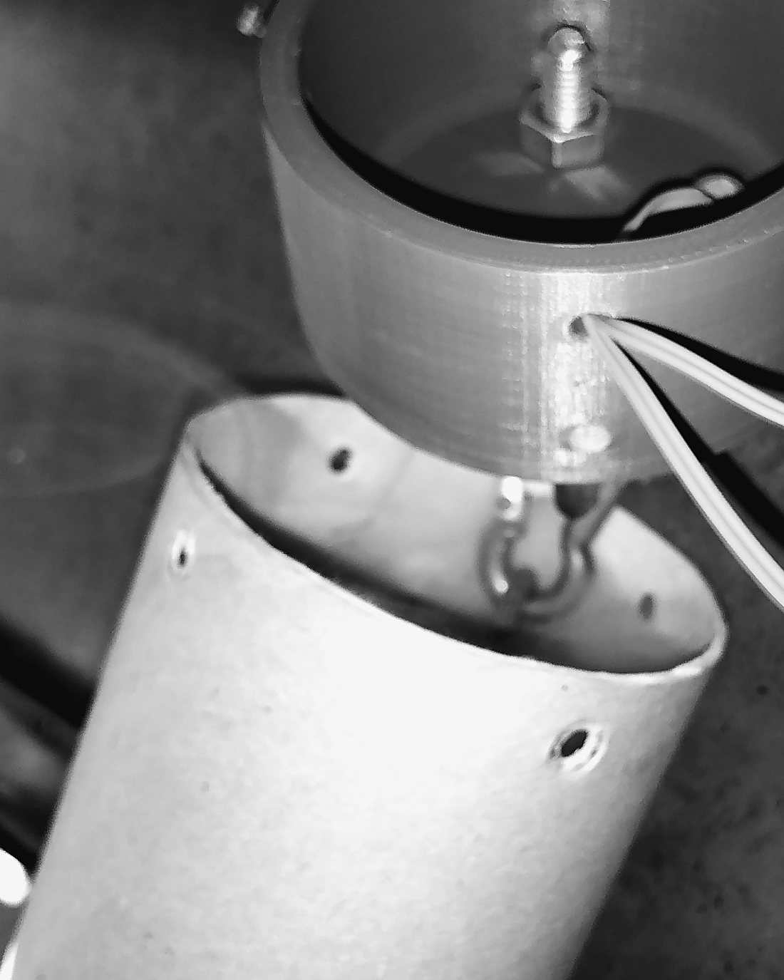The recovery coupler lifted clear of the airframe during a separation test